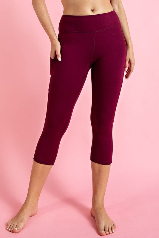 Capri Length Yoga Leggings With Pockets