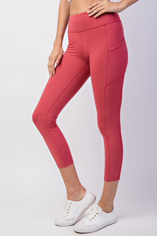 Capri Length Yoga Leggings With Pockets