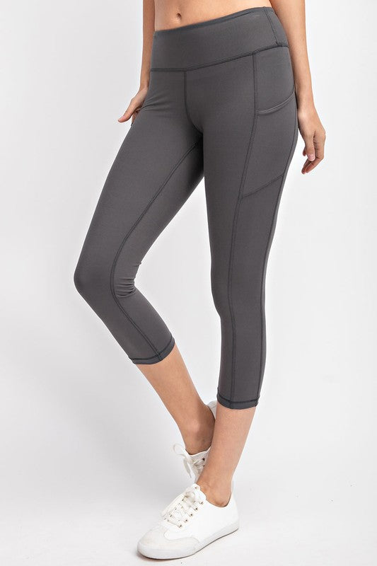 Capri Length Yoga Leggings With Pockets