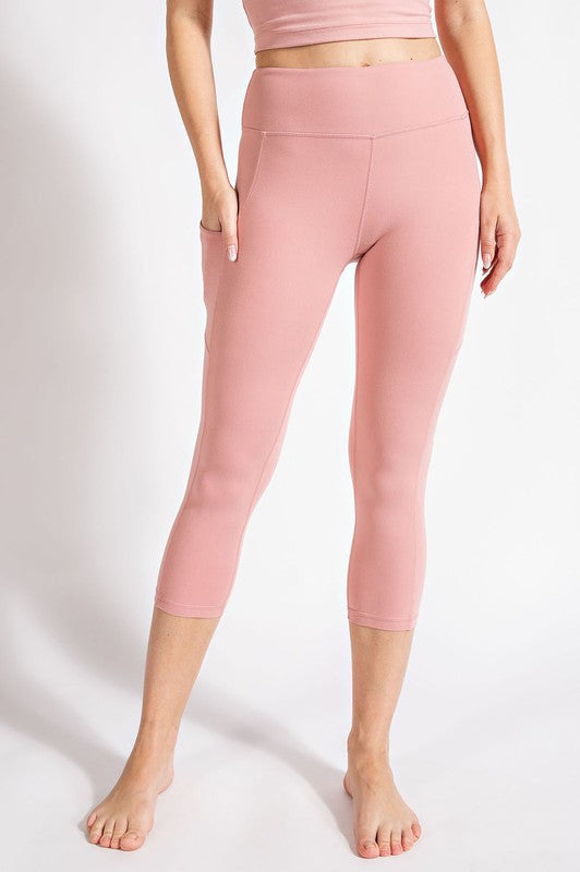 Capri Length Yoga Leggings With Pockets